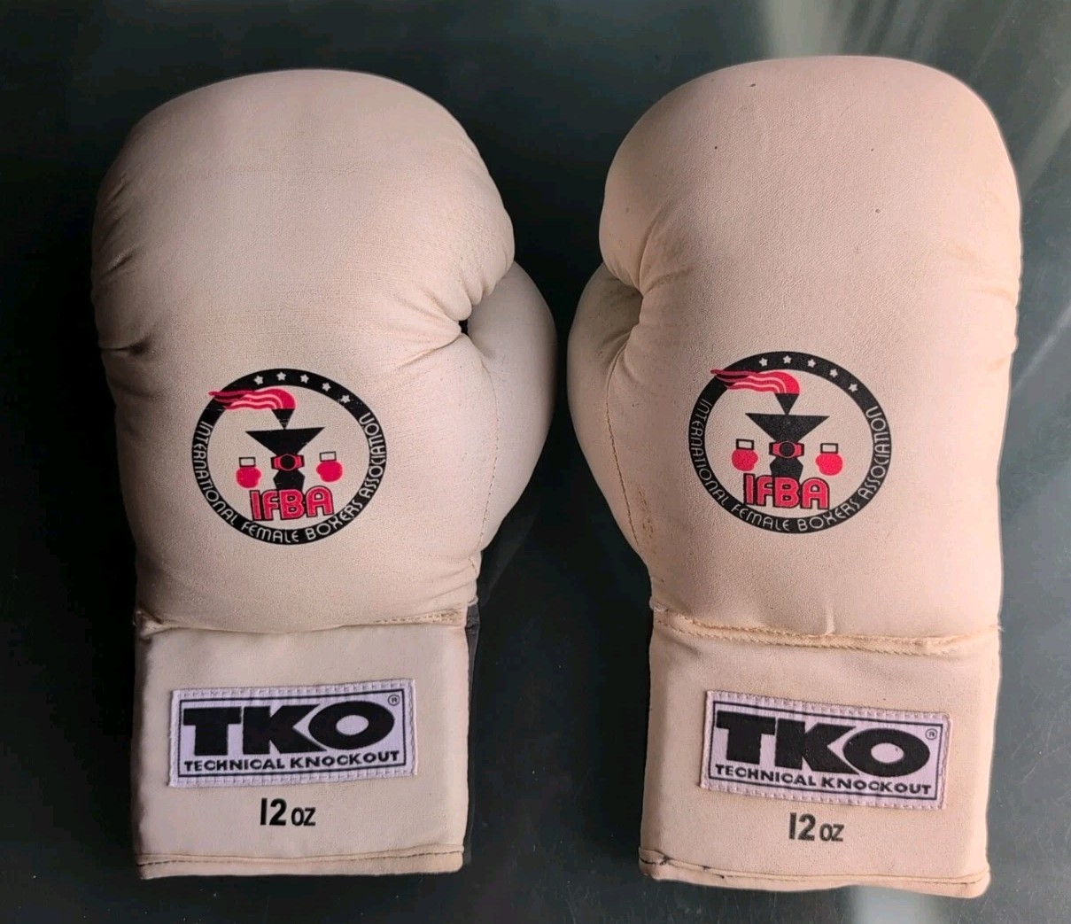 TKO-TECHINICAL KNOCKOUT- IFBA Edition - White BOXING GLOVES-12 OZ W/ Bag