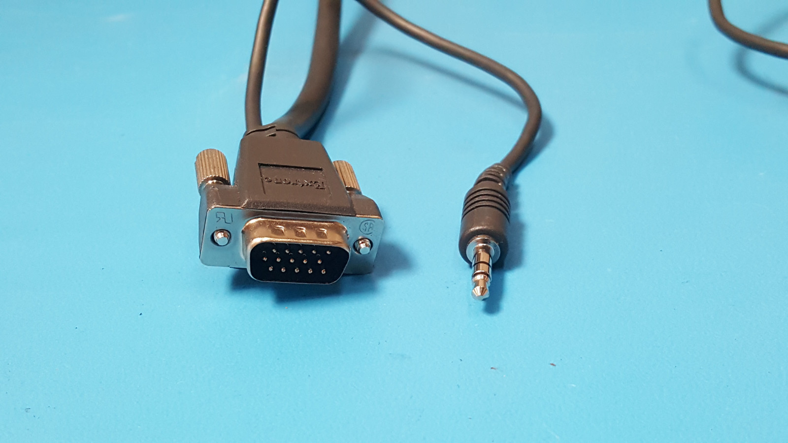 Transmitter Installation and Operation, Extron, MTP-T-15HD-A, With Cable
