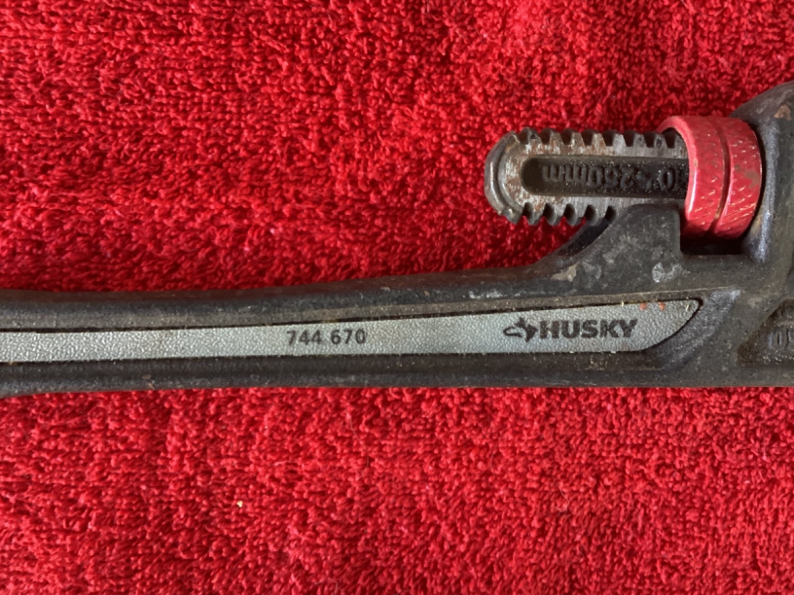 Husky Heavy Duty Pipe Wrench - 10” - 744670