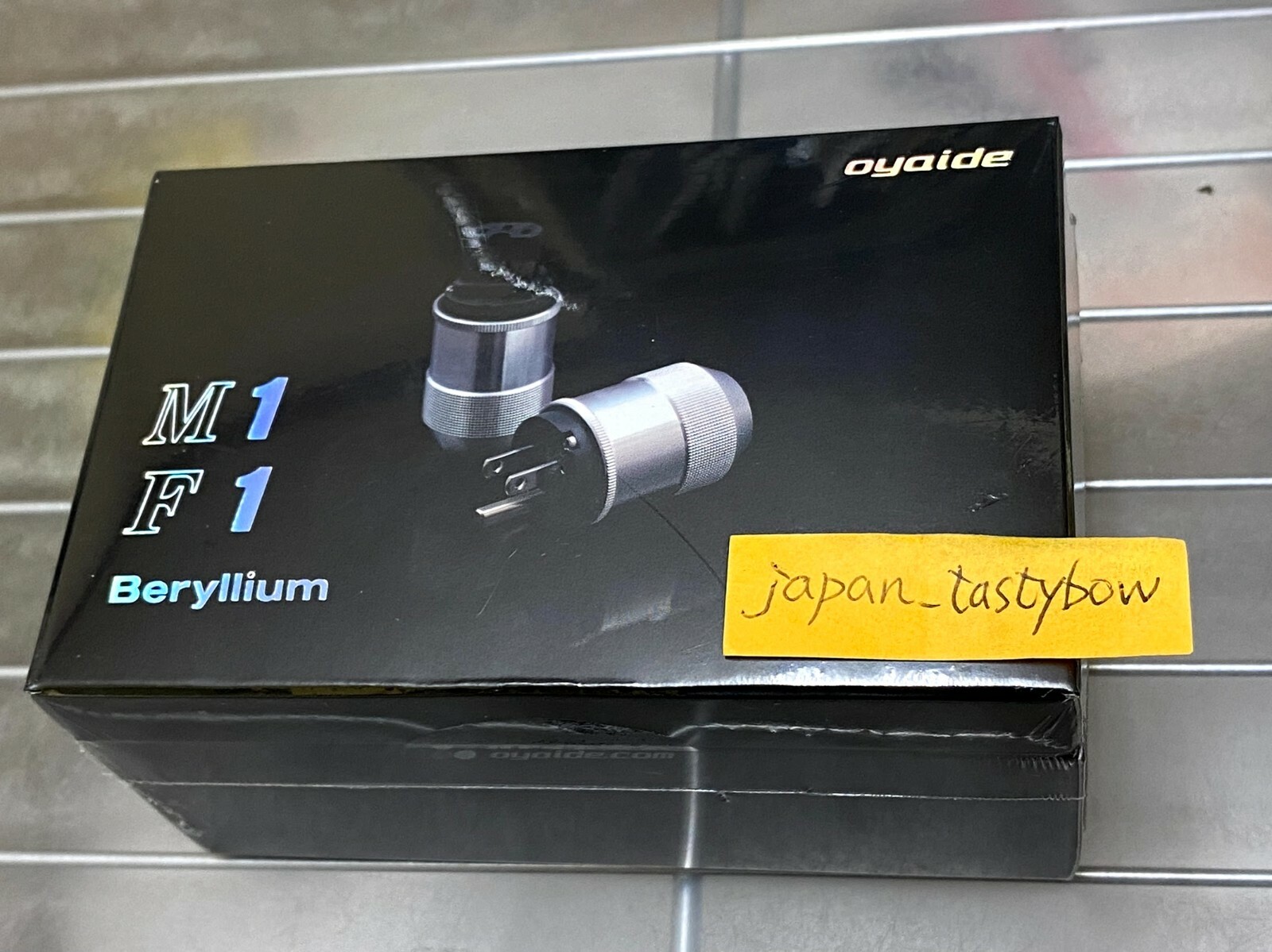 Official Oyaide power plug M1 Electrical Plug