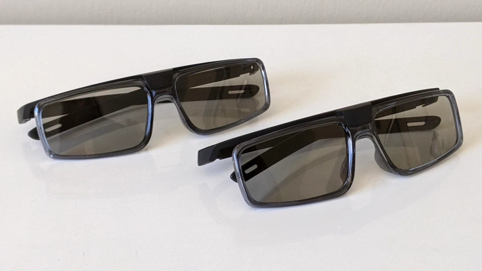 SONY Bravia 3-D Glasses (2pk) + Camera module attachment NEW IN BAG