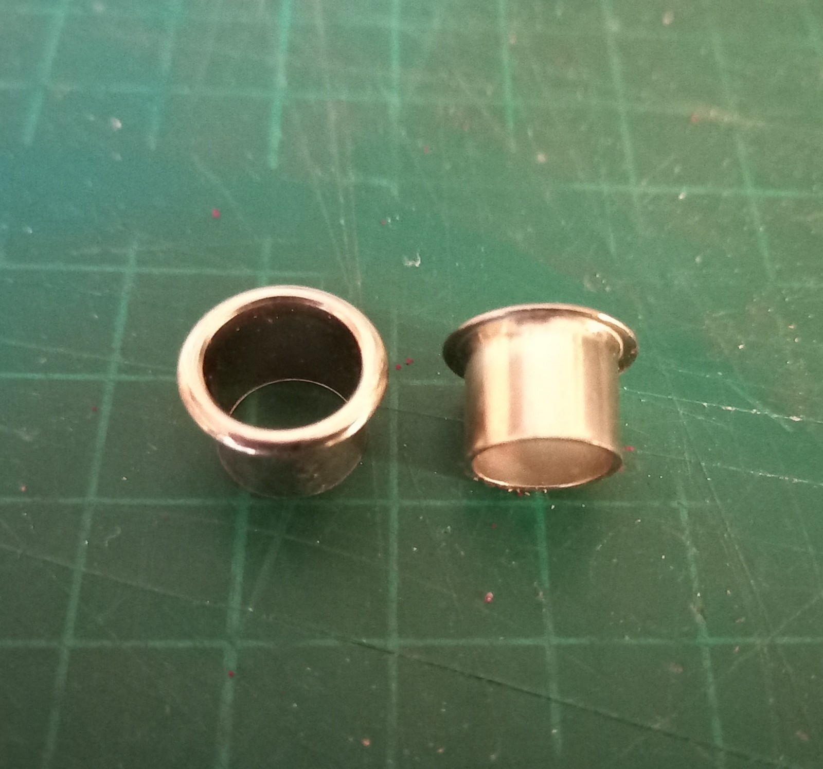 New 10mm, chrome drum badge, grommets