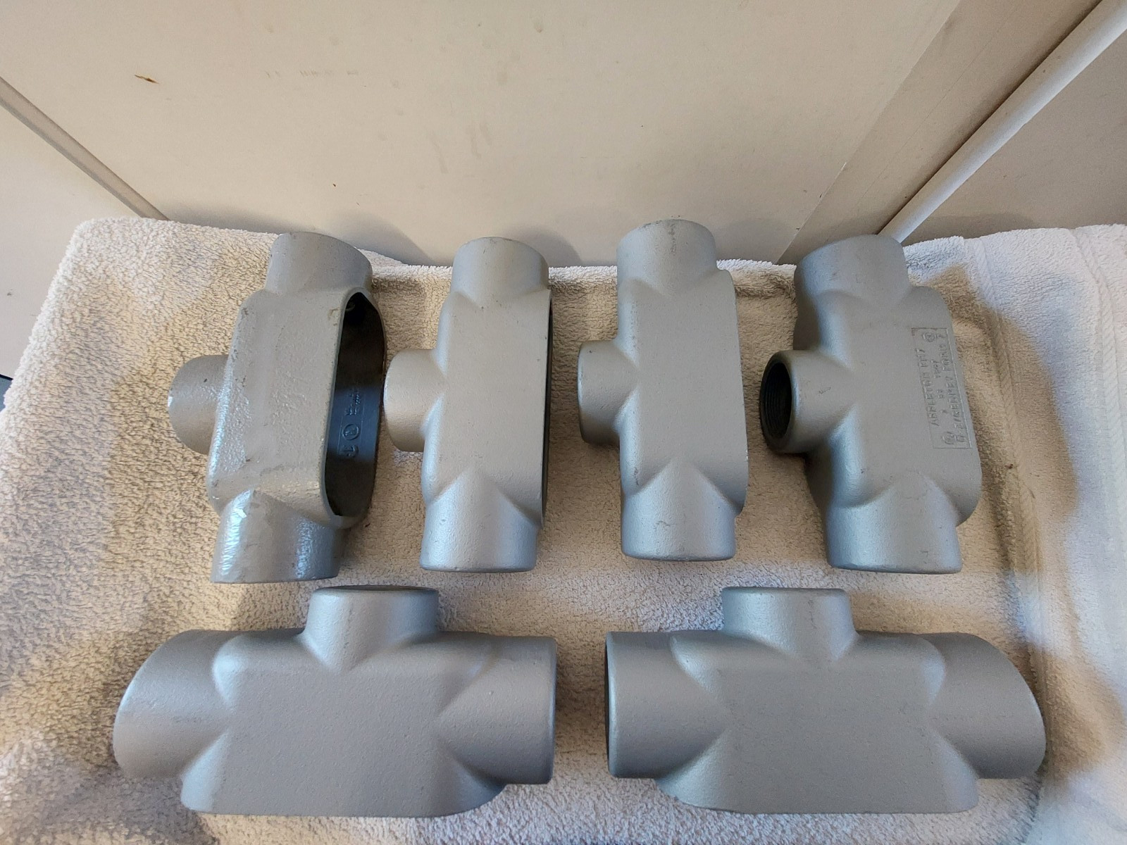 APPLETON TB67 2" FM7 CONDUIT BODY (6 PCS)