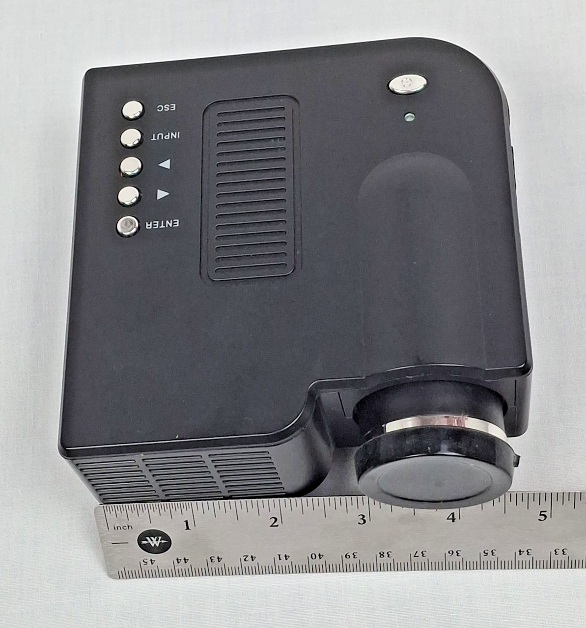 LED Entertainment Projector LCD Image System Projects Up To 60" (Portable Mini)