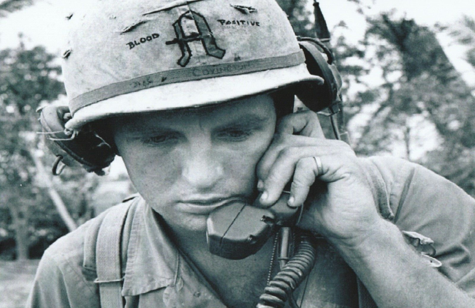 Vietnam  War  Photos --   Soldier  Helmet Art