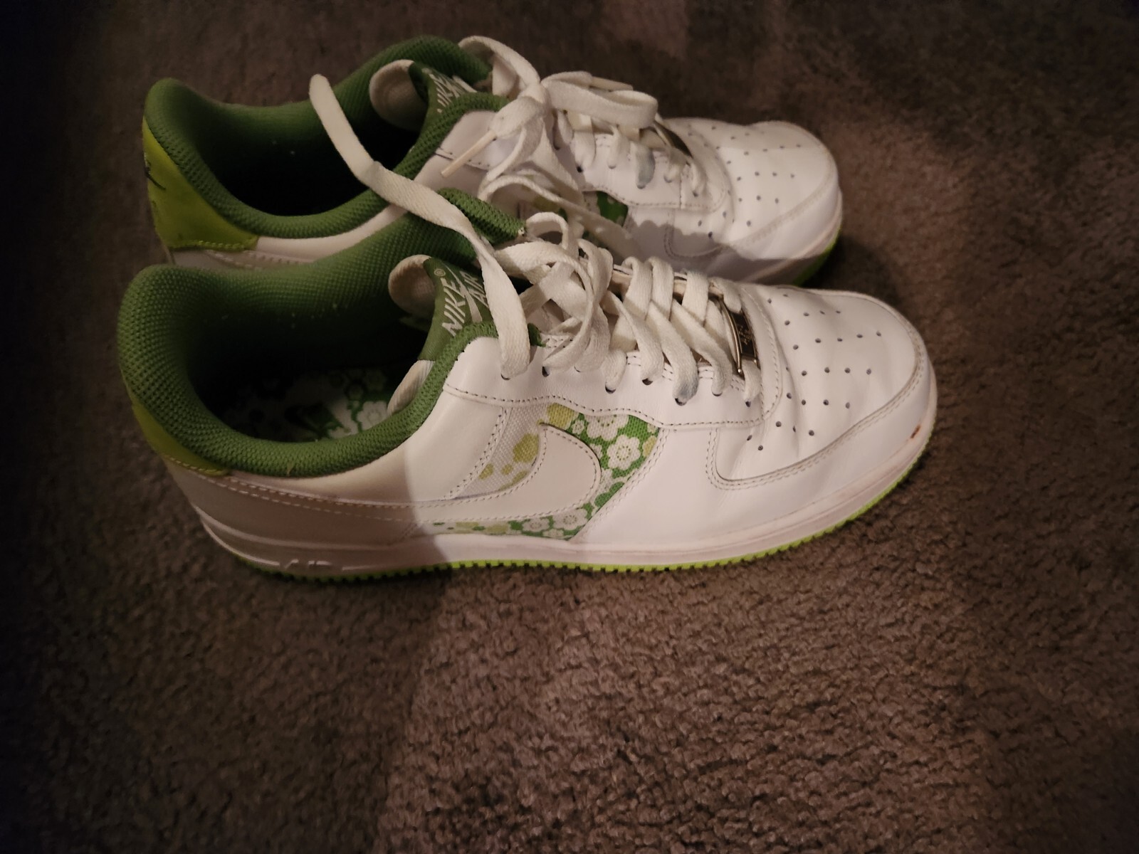 Womens Nike Air Sneakers Size 10