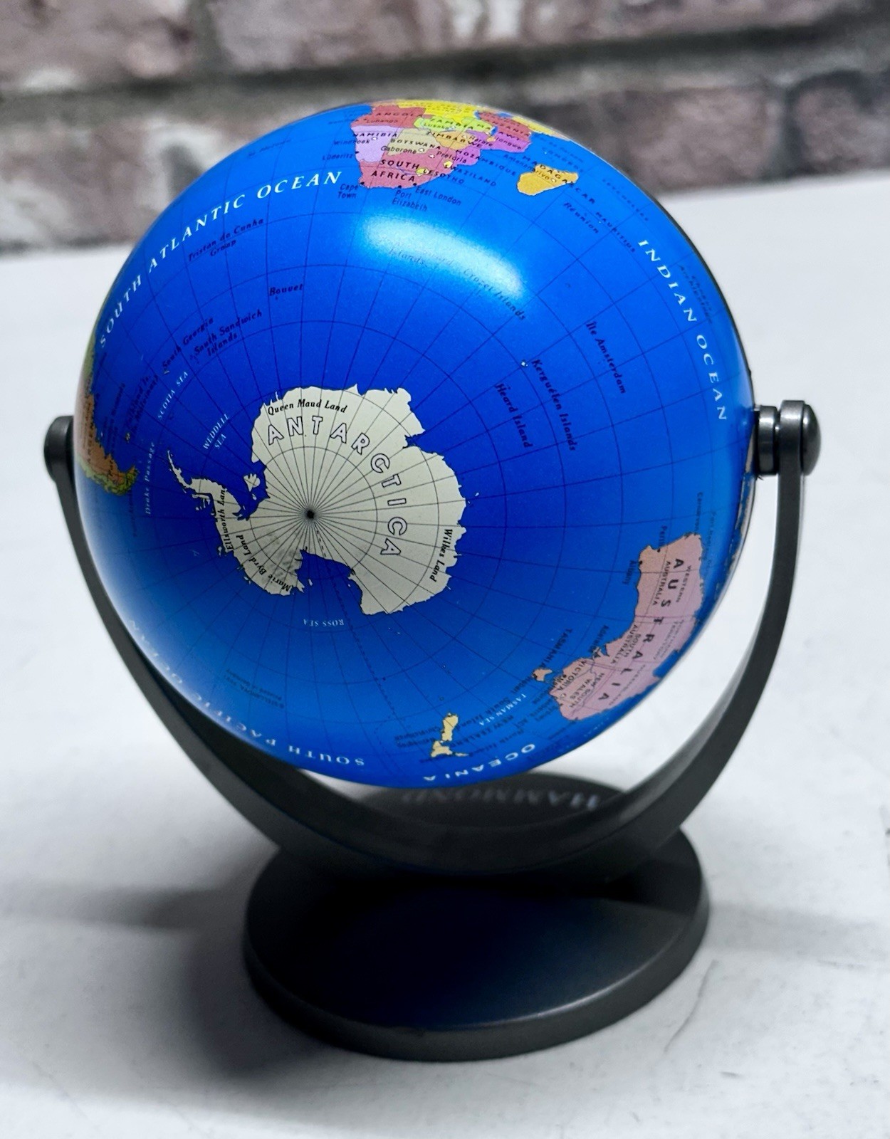 Hammond World Spinning Magnetic Globe Table Top 6"