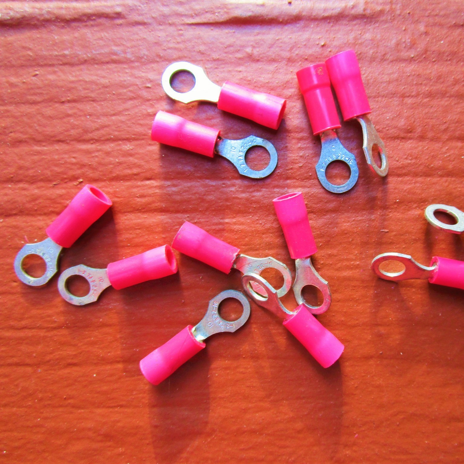 Pkg/100 Thomas/Betts Sta-Kon 18RA-10 Ring Connector Terminal