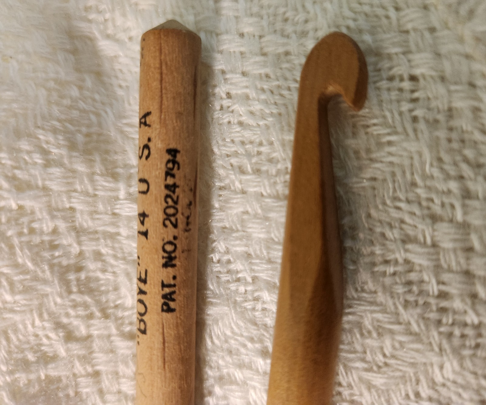 Boye 14 Wood Crochet Hooks