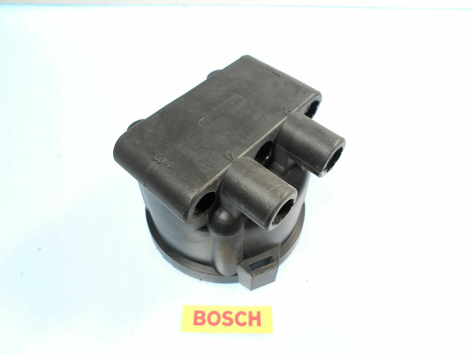 Mazda B1600 & 808 New Bosch Brand Distributor Cap   03148
