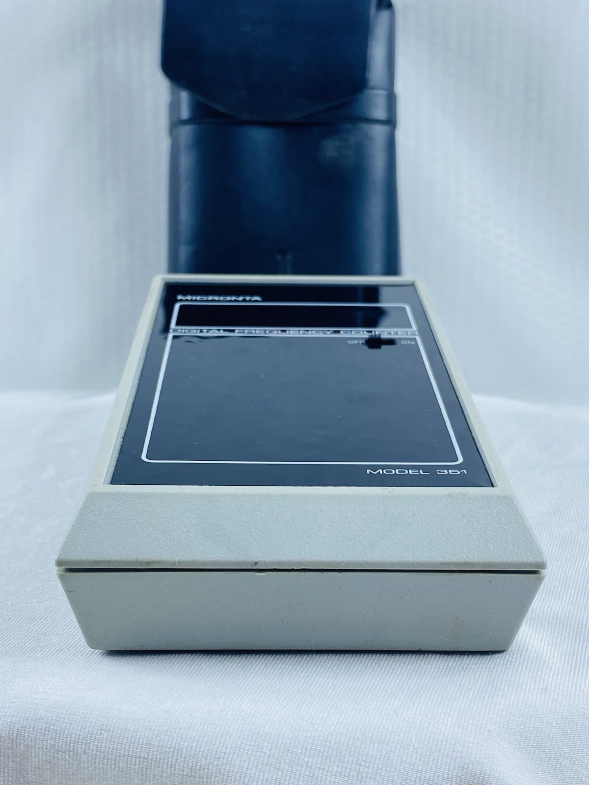 MICRONTA Model 351 Frequency Counter w/Case,Instructions & Antenna - Works!