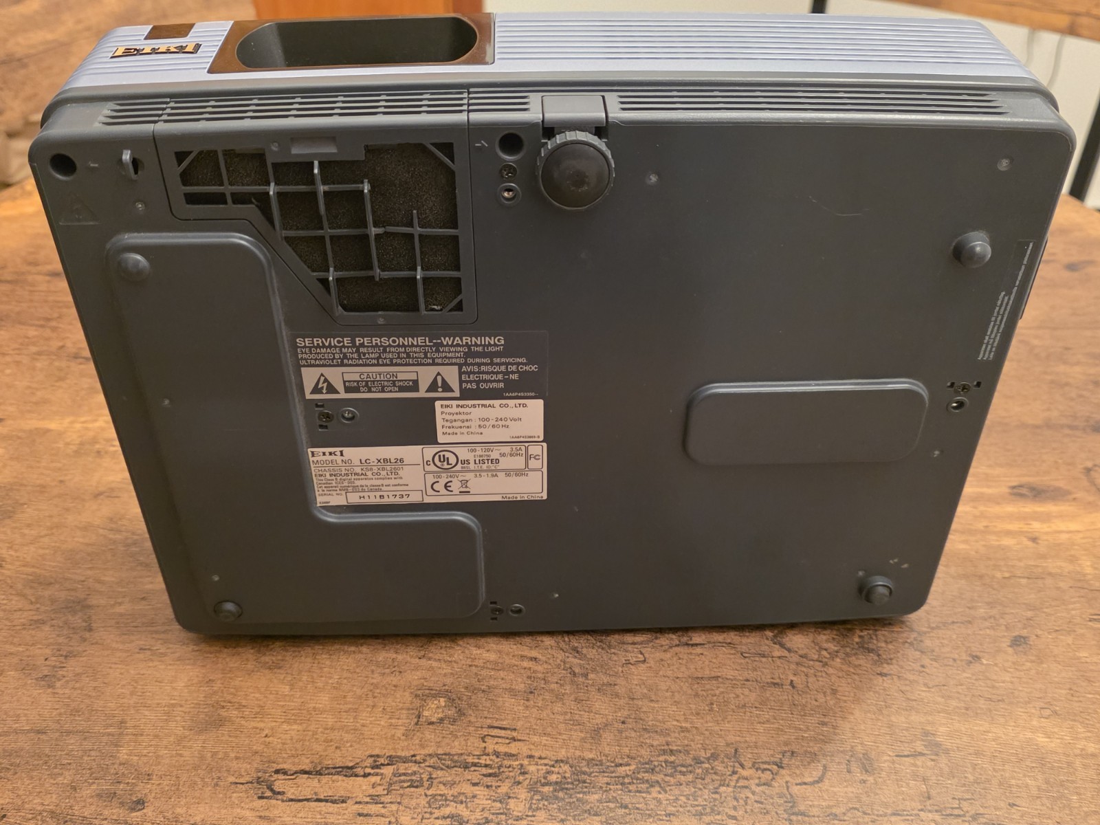 EIKI BRILLIANT PROJECTOR LC-XBL26