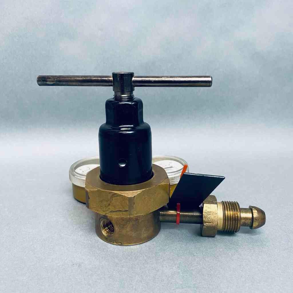 Smiths Argon Gas Regulator 3000 PSI CGA 580
