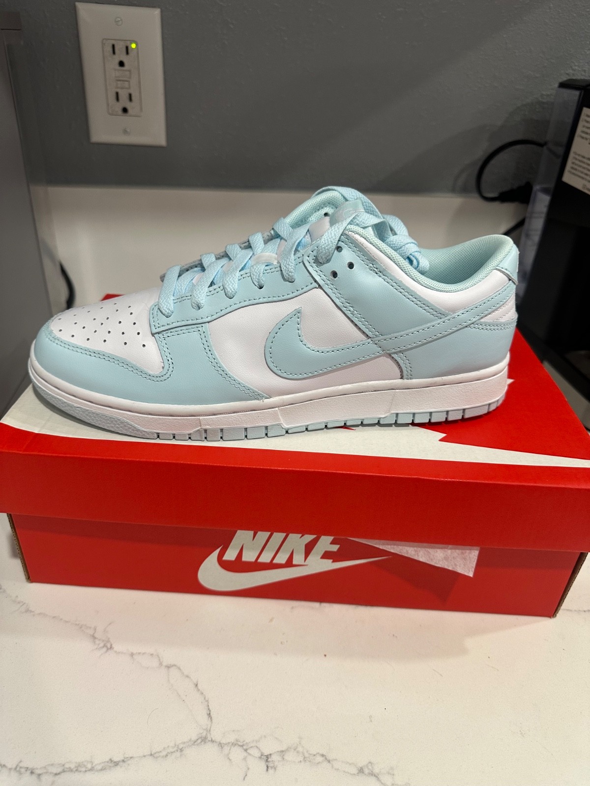 Size 9  Men New Nike Dunk Low Glacier Blue