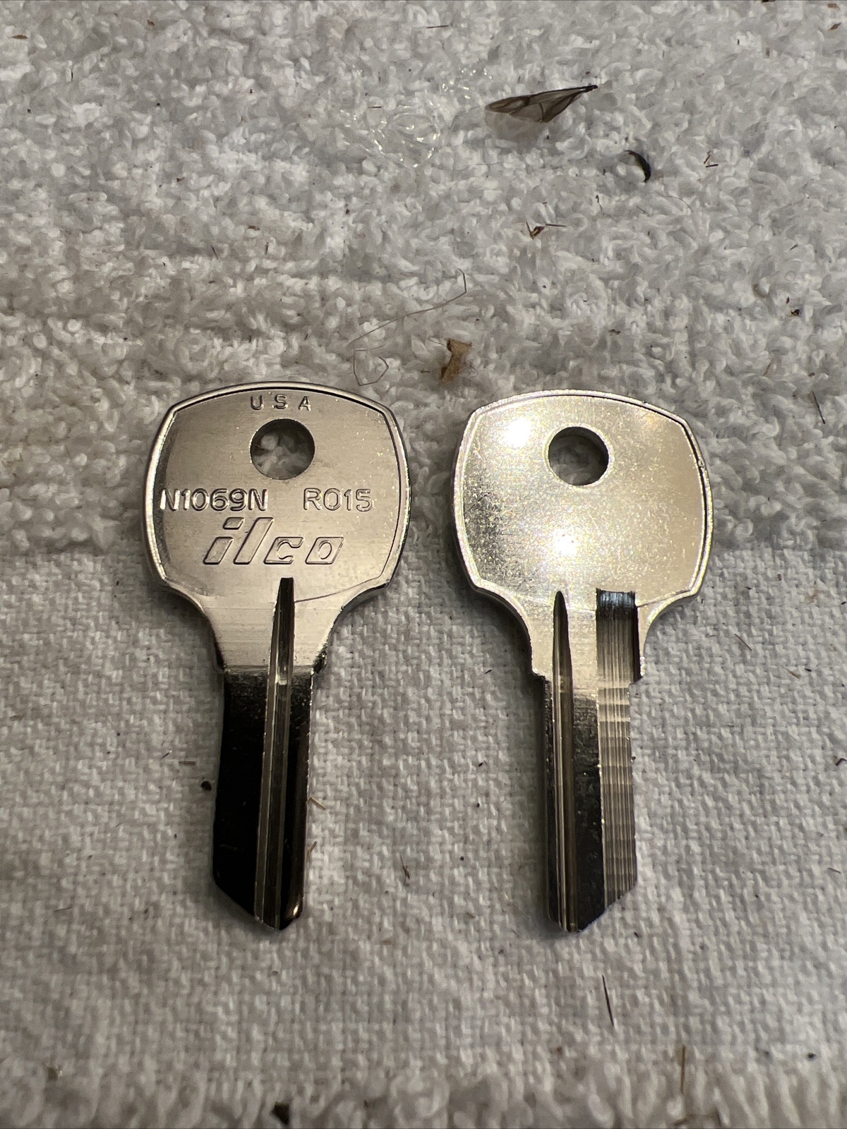 Lot of 2 New Key Blank Ilco N1069N for Desk Furniture EZ RO15 Uncut Locksmith