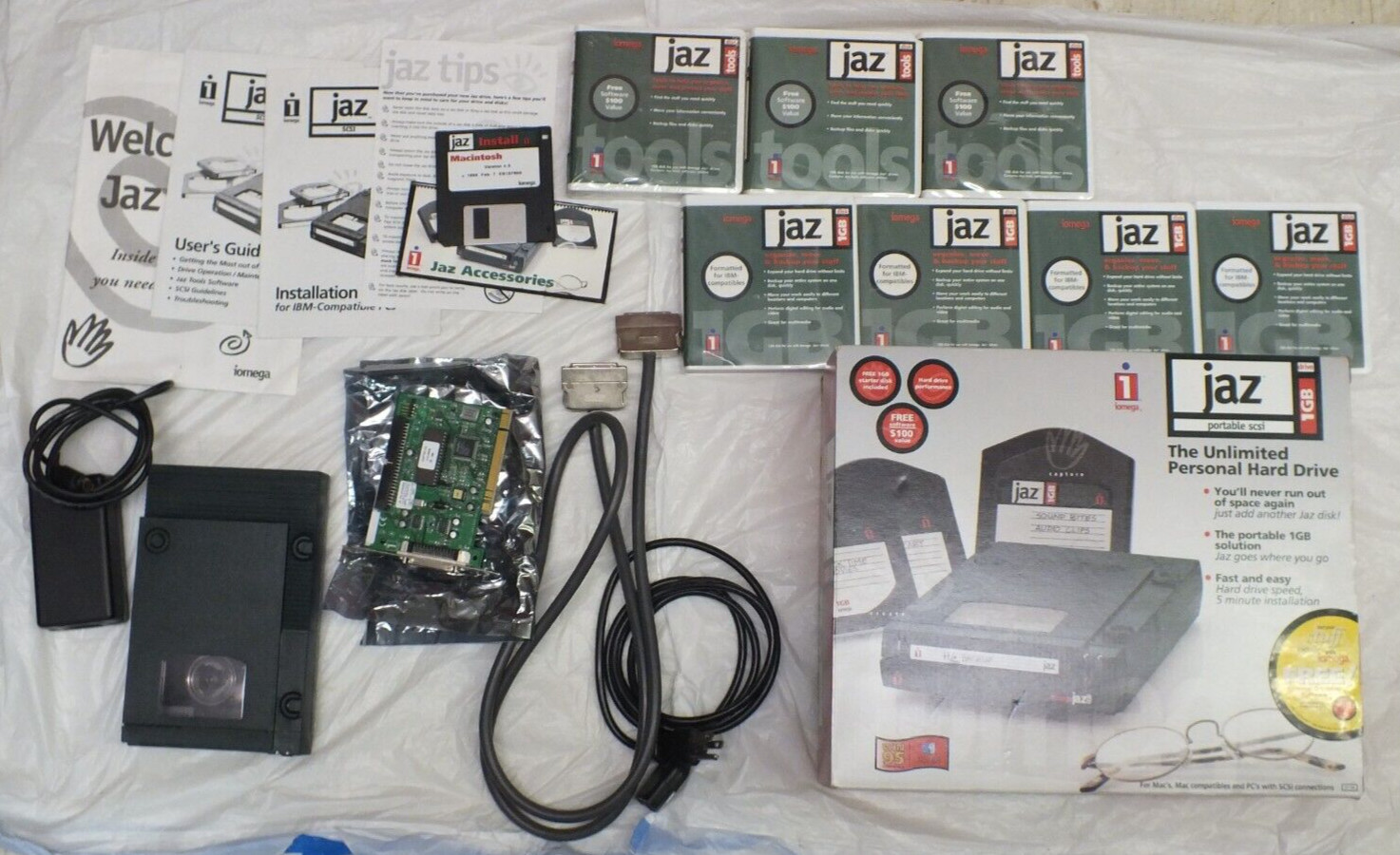 Iomega JAZ Portable SCSI 1GB Unlimited Personal Hard Drive w/ Extras