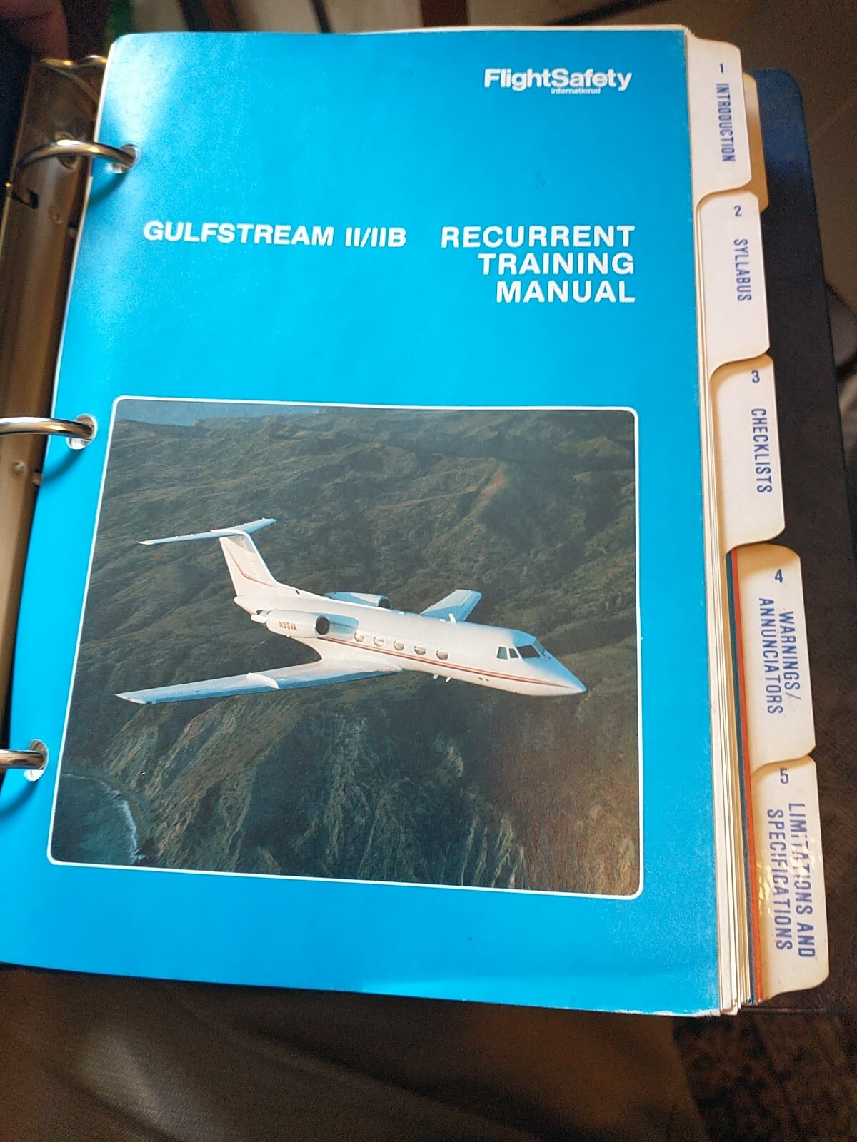 FlightSafety International Gulfstream II Pilot Training Manual & Recurrent IIB