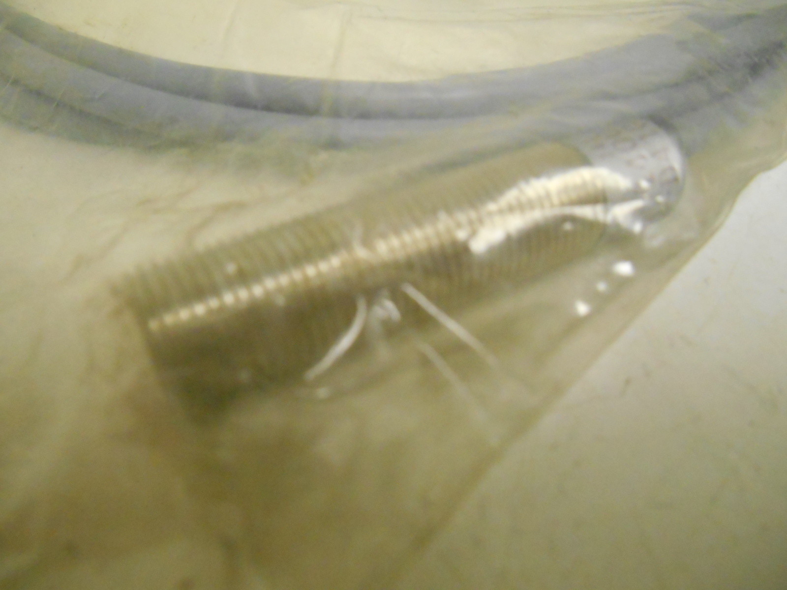 NIB Pulsotronic 39962-1400 Proximity Sensor