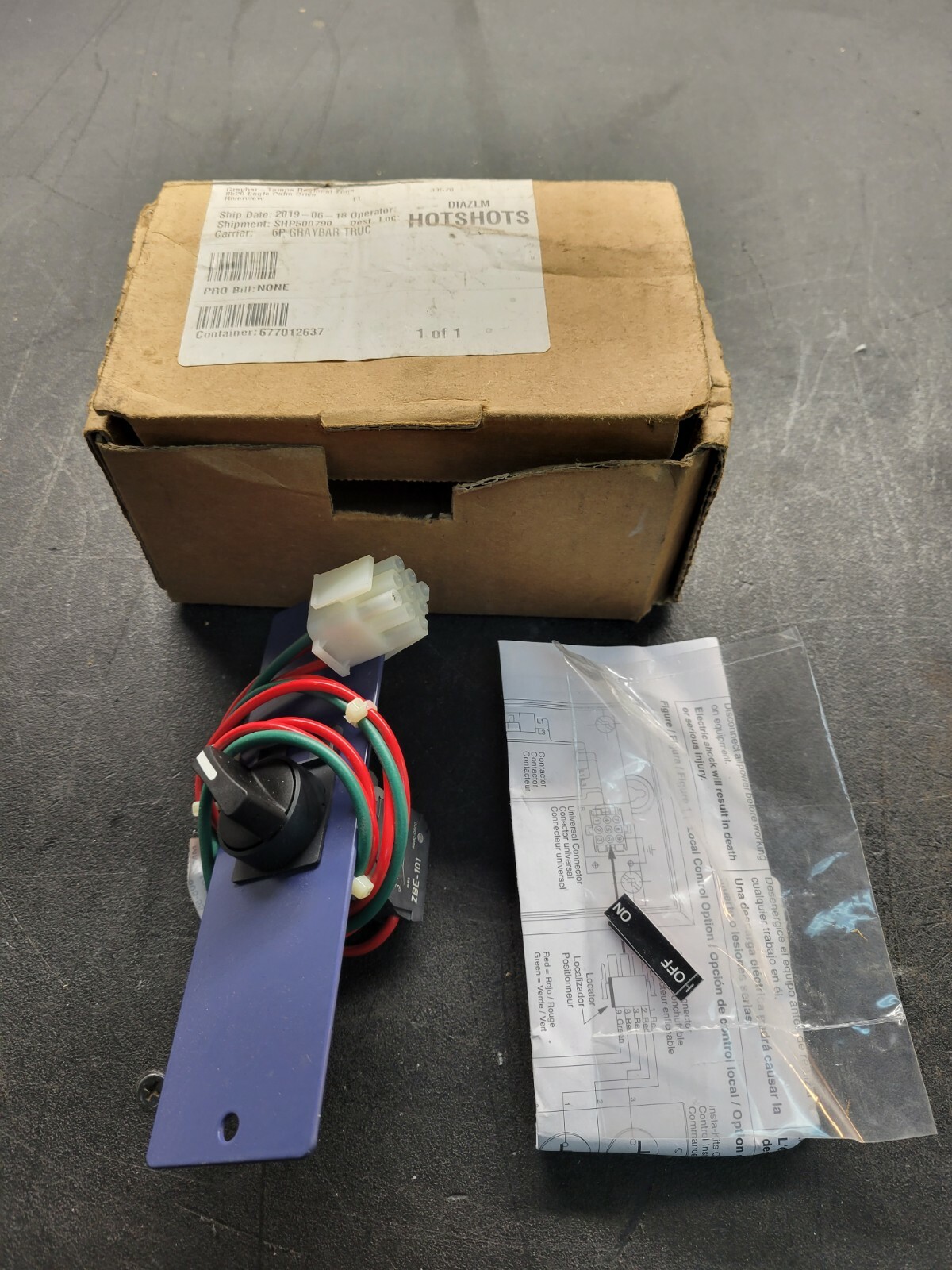 NOS NEW Schneider Electric LA9CA06DT Selector Switch