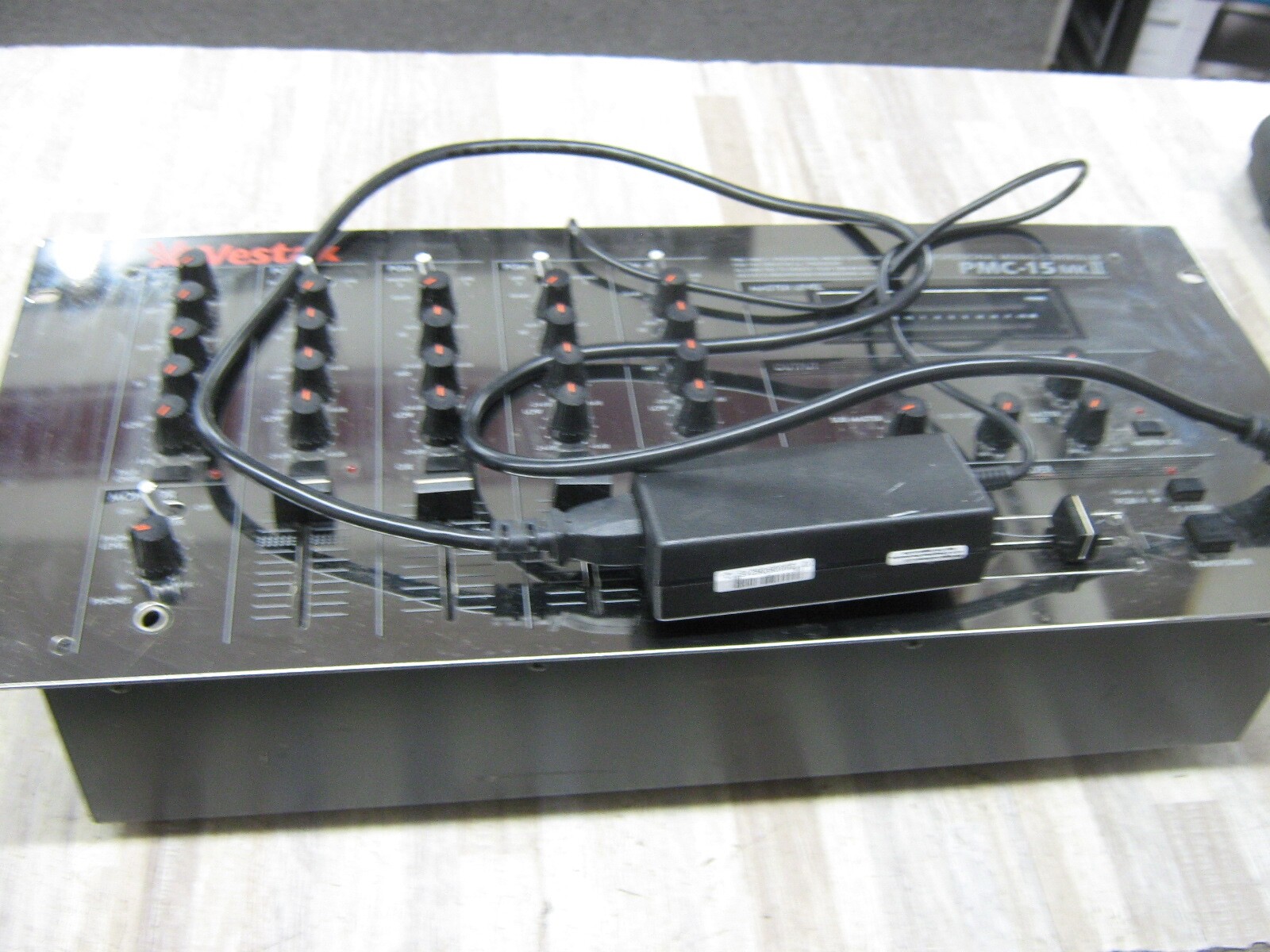 VESTAX PMC-15 MkII PROFESSIONAL Mixing Controller W/ CHARGER FREE FAST SHIPPING