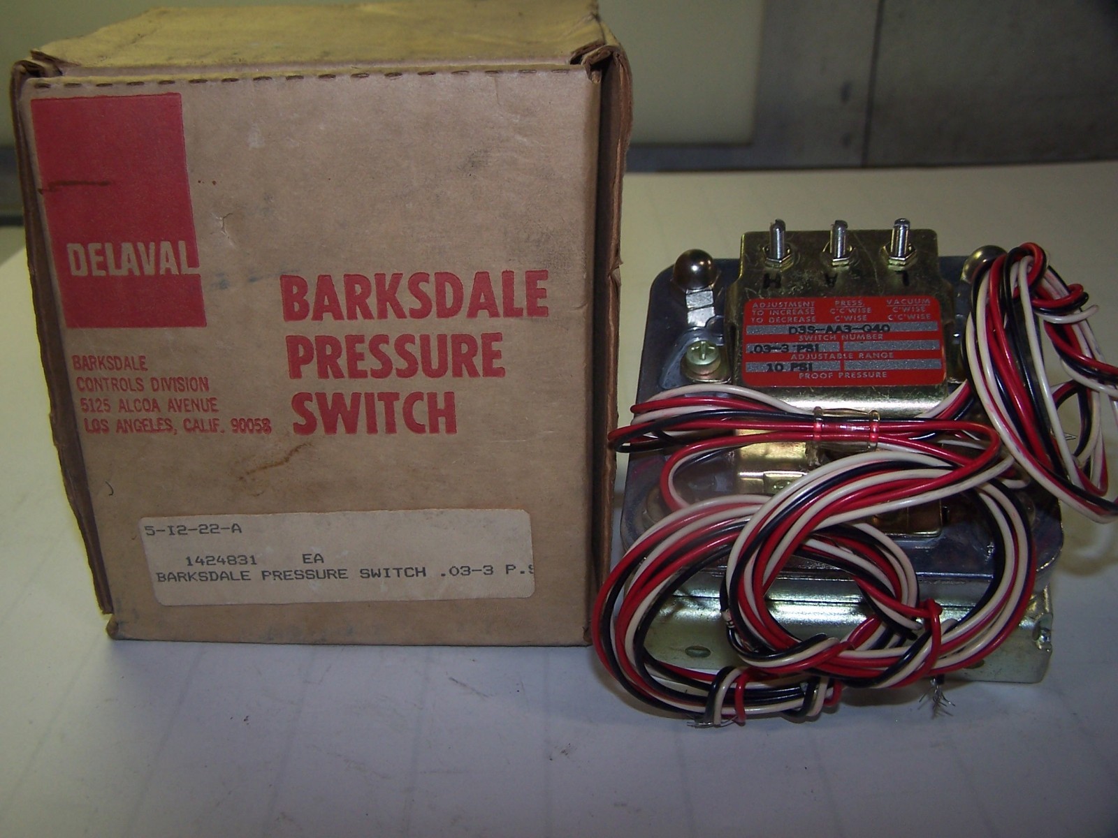 BARKSDALE PRESSURE SWITCH ADJ RANGE .03-3 PSI PROOF PRESSURE 10 PSI  D3S-AA3-Q40