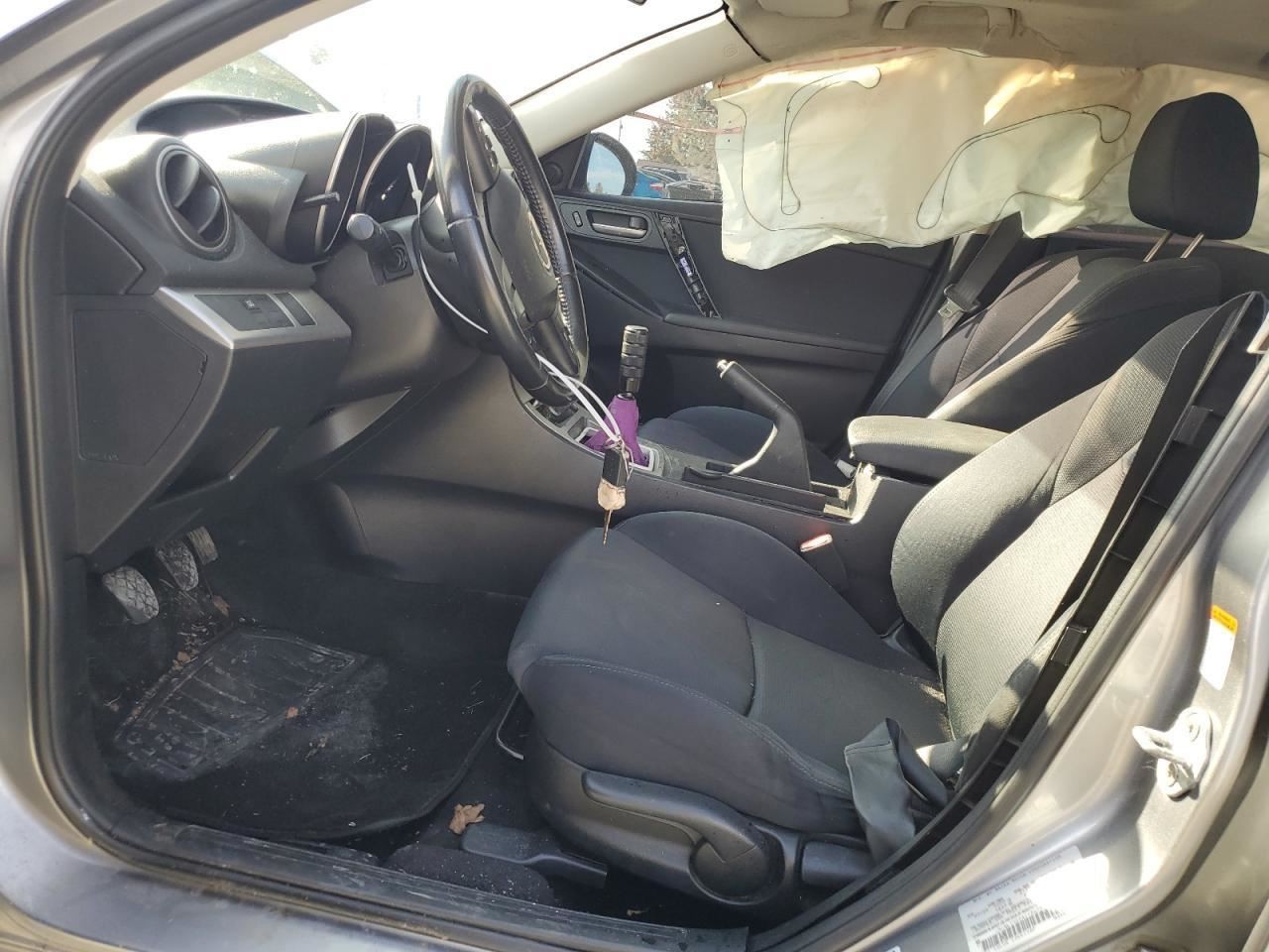 3 2010 Glove Box 4883126