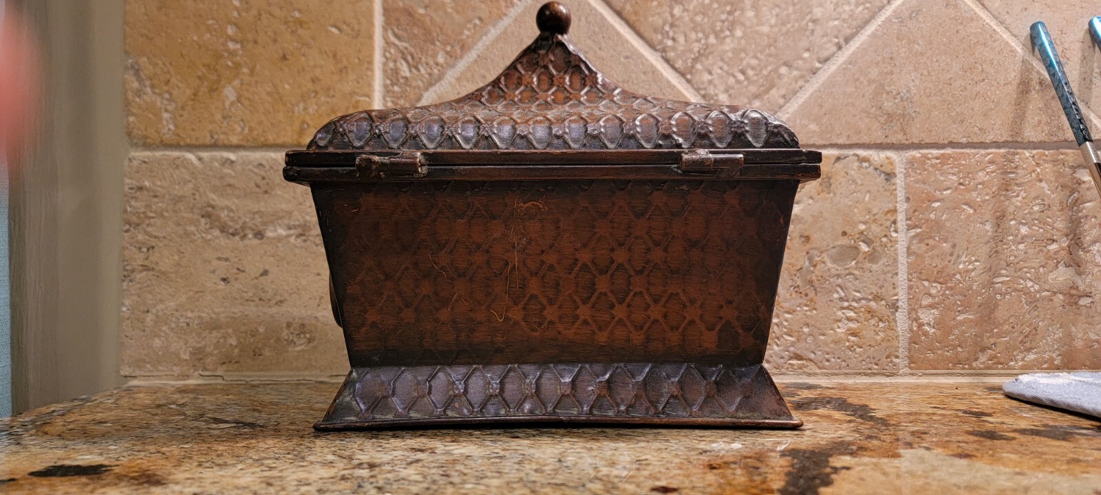 Metal chest bronze color 8"H, 8.5L,4.5W
