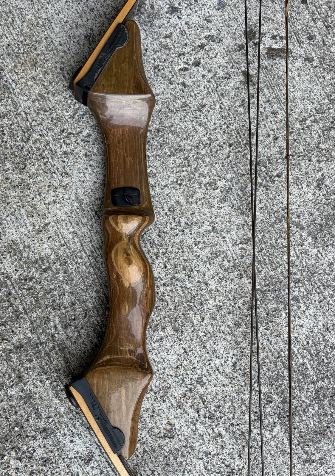VTG Bear “BROWN BEAR” AMO Compound Bow/String Length 37”/Bow 44”/ 45-70 lb. Pull