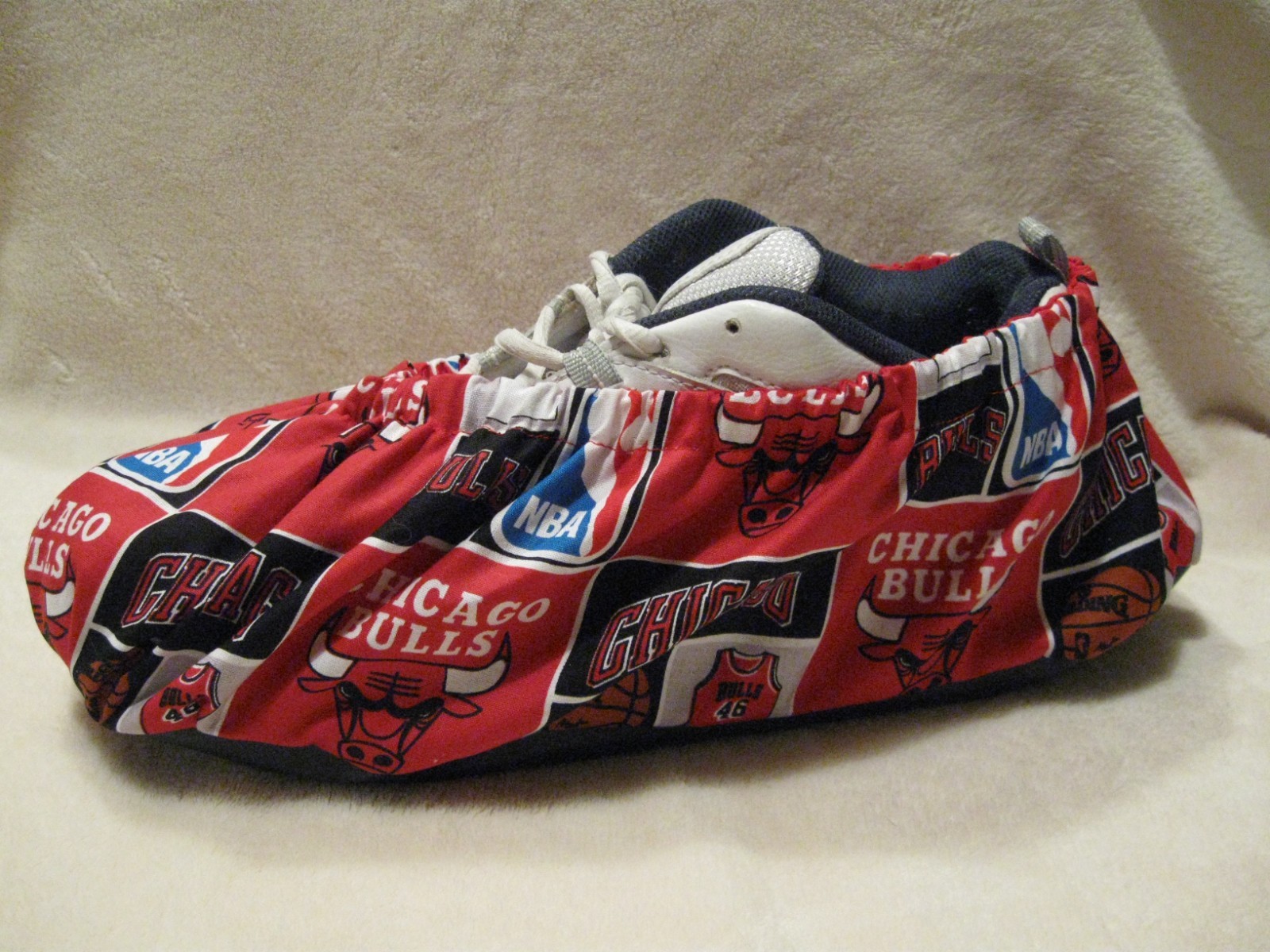 Ladies NBA Chicago Bulls bowling shoe covers. Handmade, Cotton,Lined,Vinyl sole