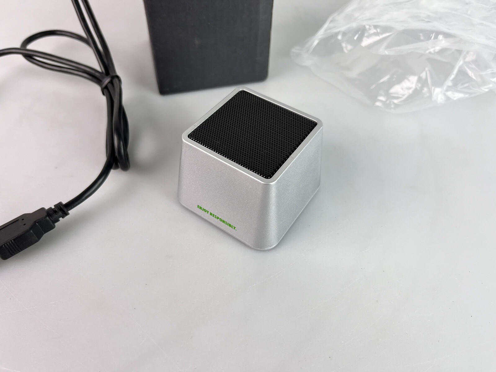 WorldSource Bluetooth Speaker 7199-33x02