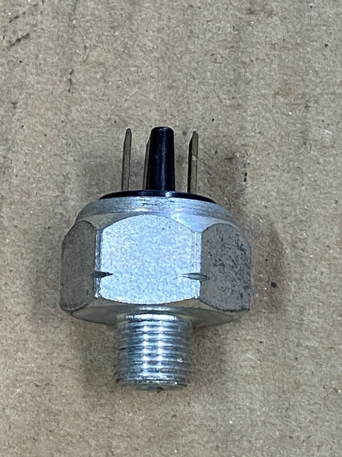 Mera 1-75 Oil Pressure Switch. 2-Pin Connection.