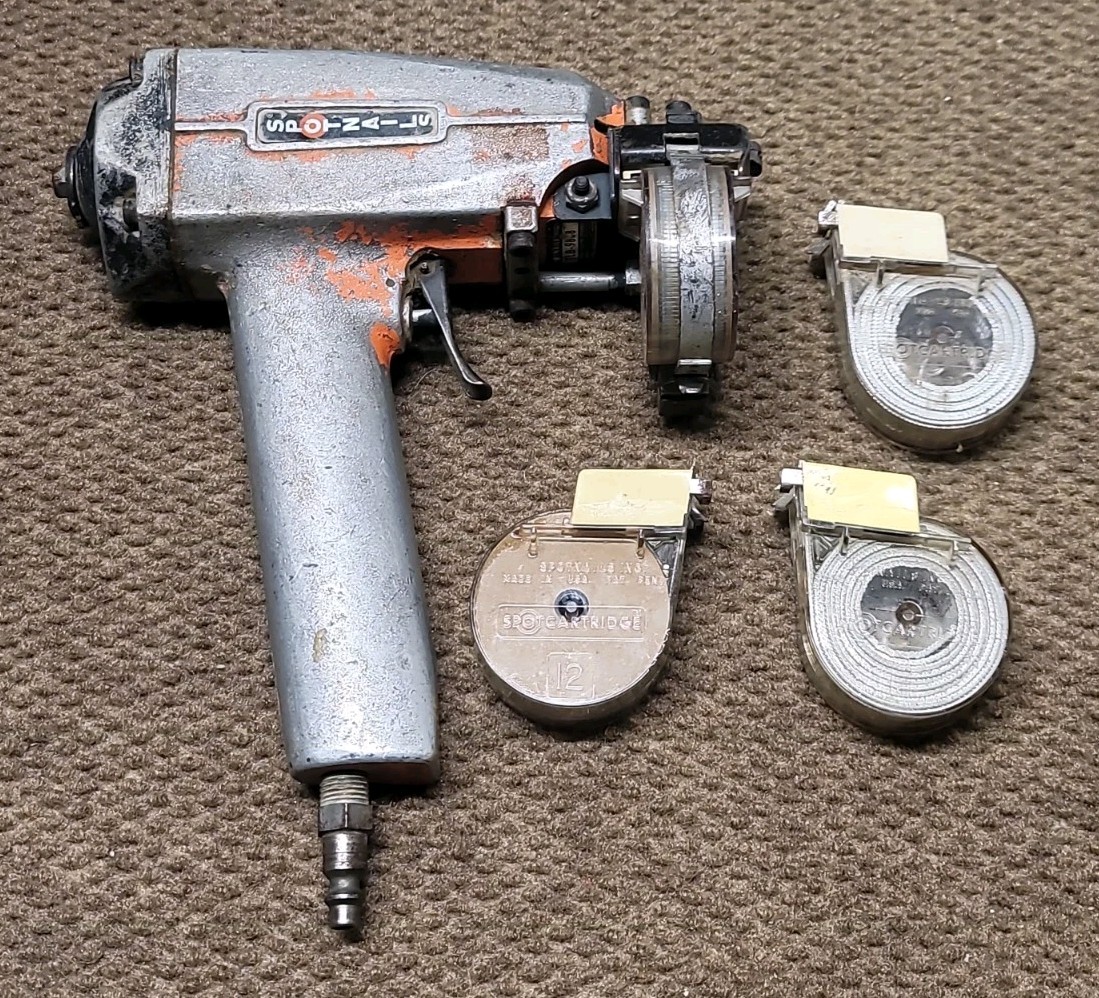 Vintage Spotnails TLB-9808 18-Gauge Pneumatic Coil Brad Nailer Pinner WORKS
