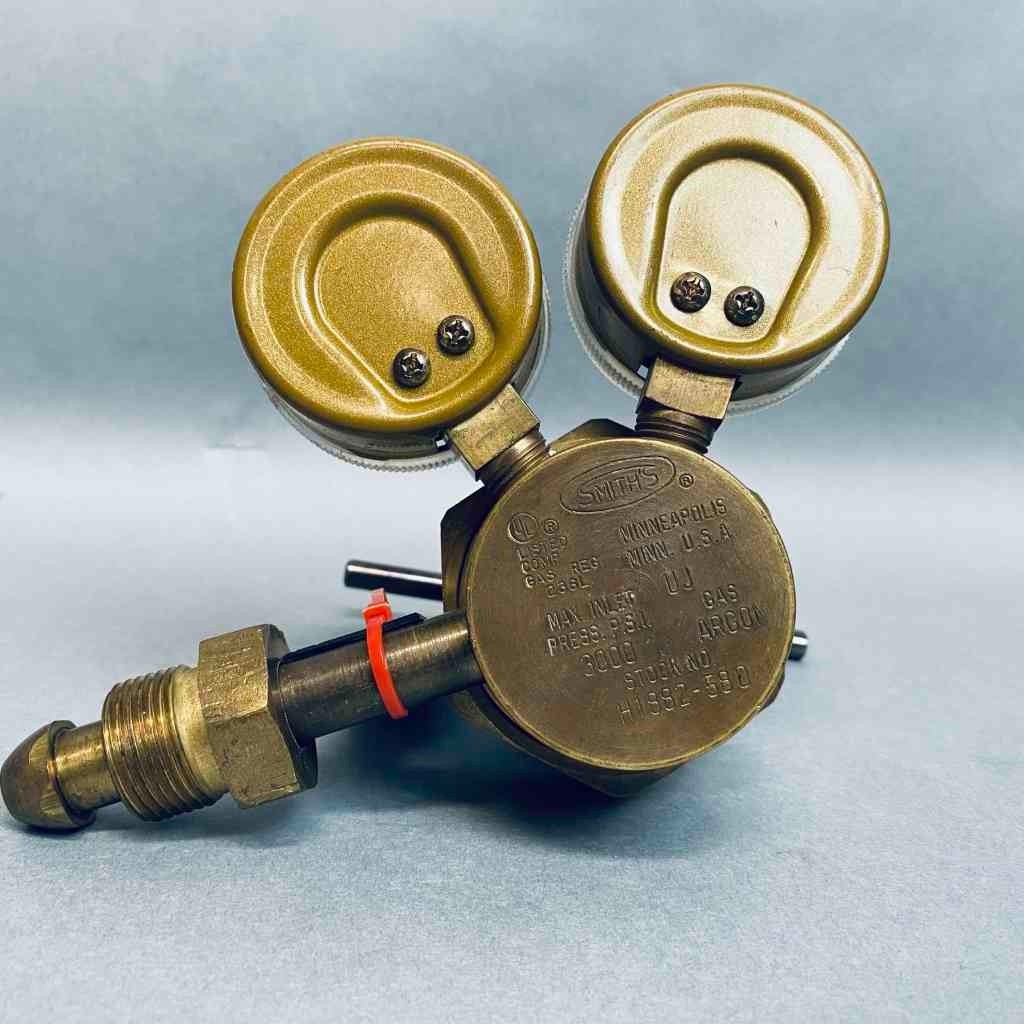 Smiths Argon Gas Regulator 3000 PSI CGA 580