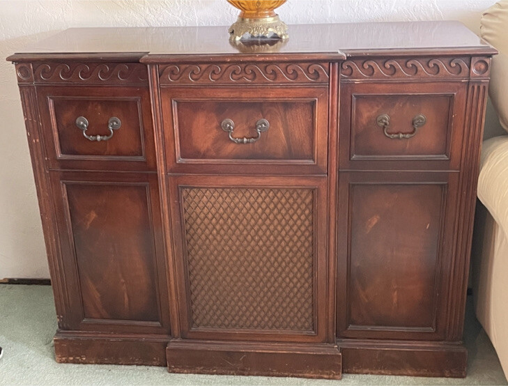 1949 magnox stereo cabinent