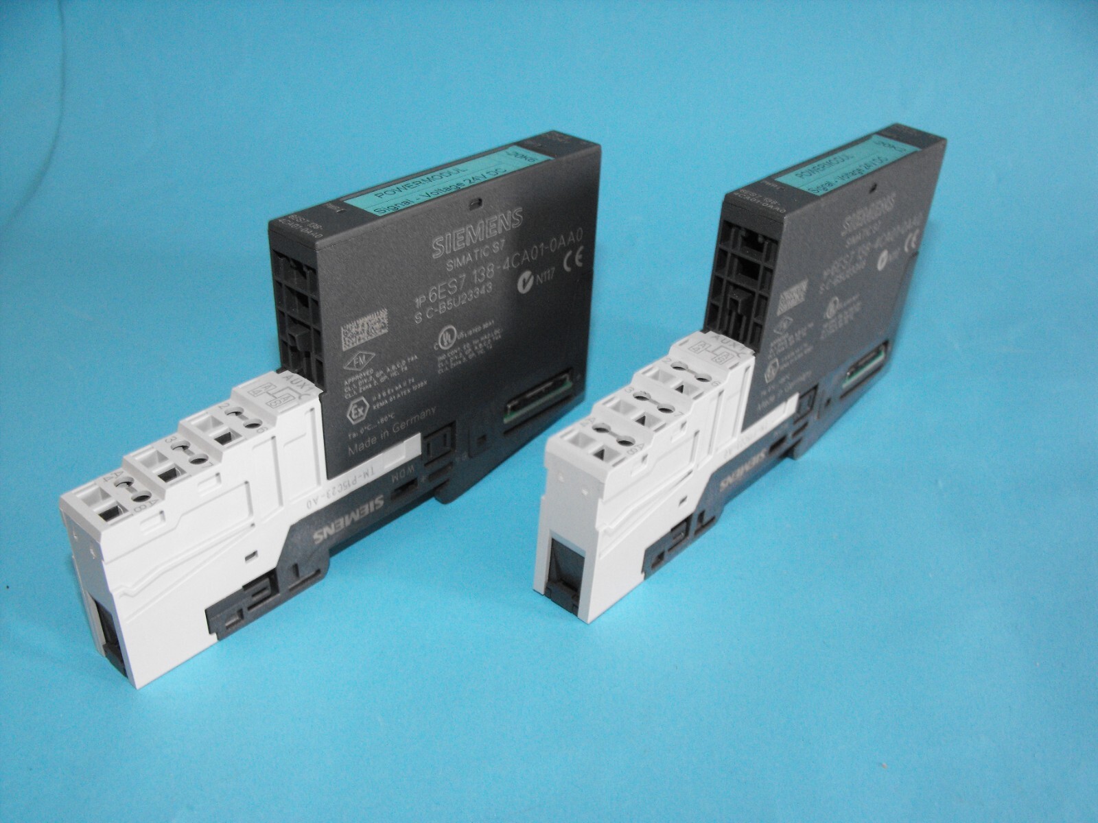 Siemens 6ES7138-4CA01-0AA0+TM-P15C23-A0 Terminal Modules.USED