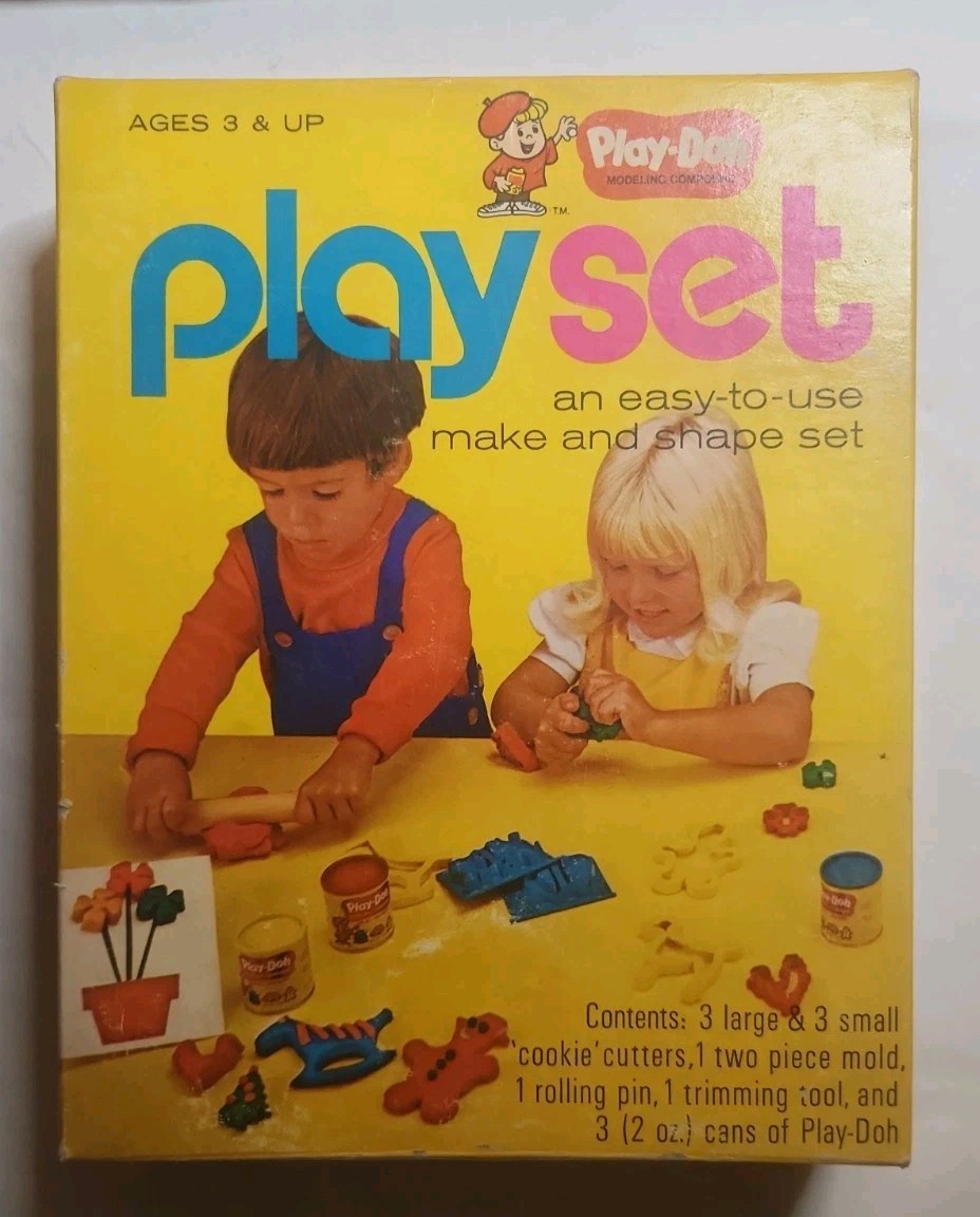 VINTAGE 1970'S PLAY-DOH PLAYSET, ALL PIECES COMPLETE. NO PLAY-DOH, NICE!