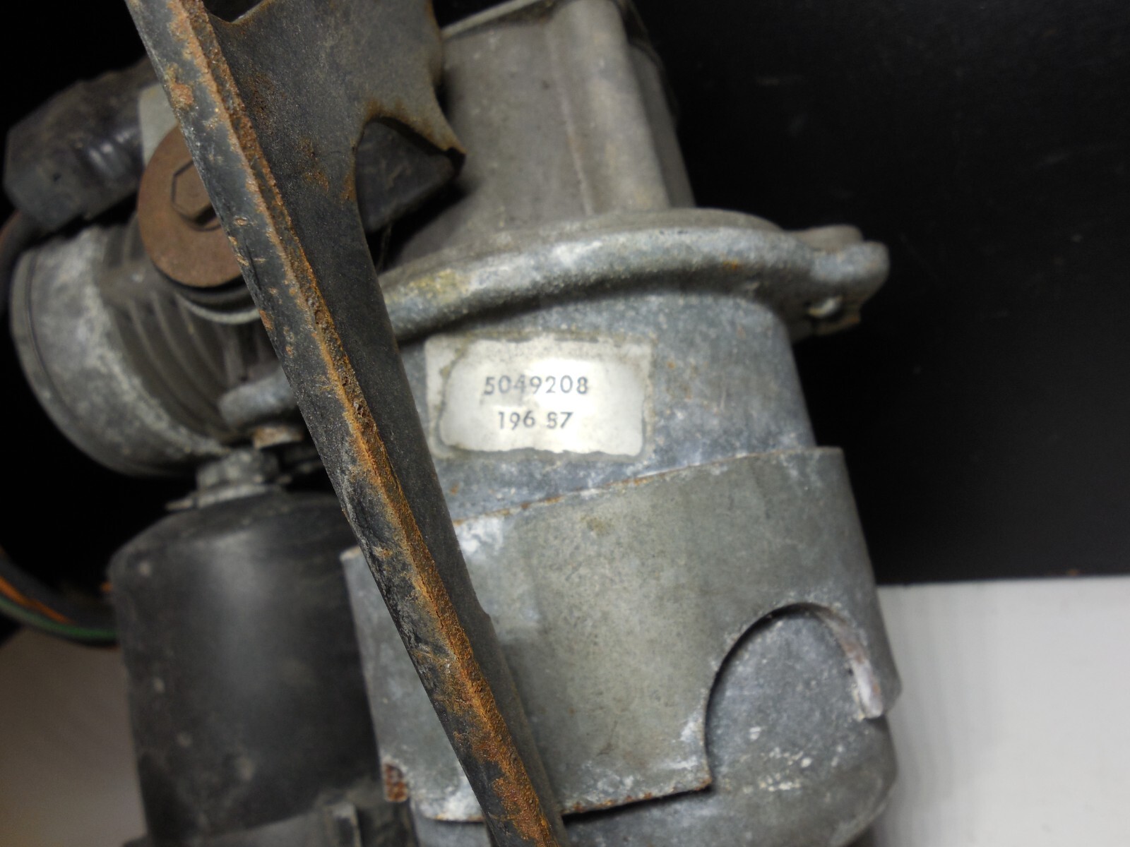 1988 Cadillac Brougham Air Shock Compression Assembly Pump 5049208 19687