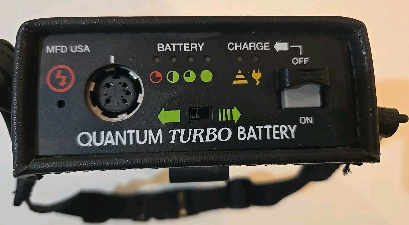 QUANTUM Turbo Battery with Charger Cable