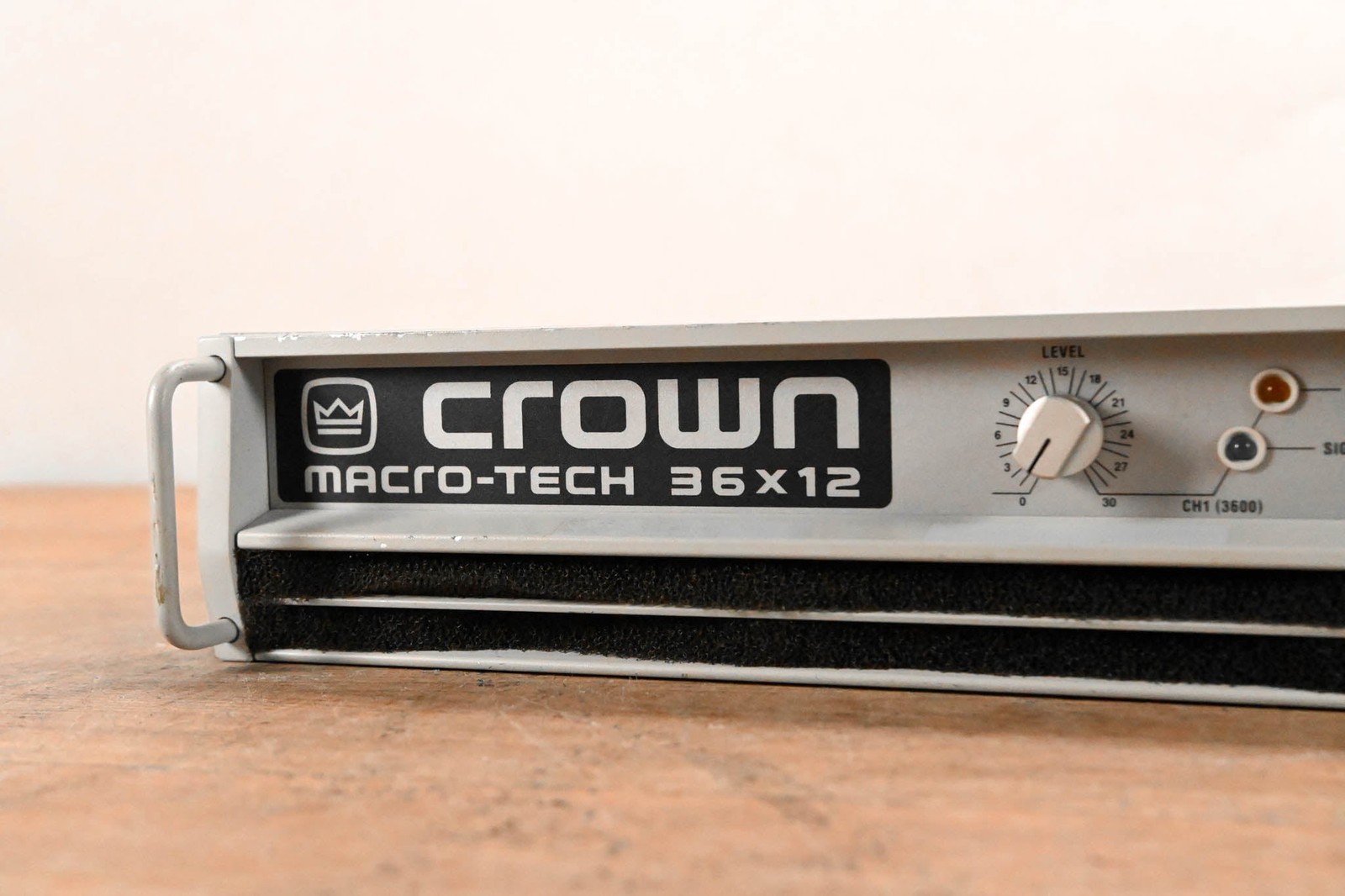 Crown Macro-Tech 36x12 2-Channel Power Amplifier CG01VR3