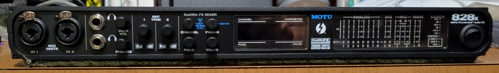 MOTU 828x EXCELLENT Thunderbolt / USB 2.0 Audio Interface