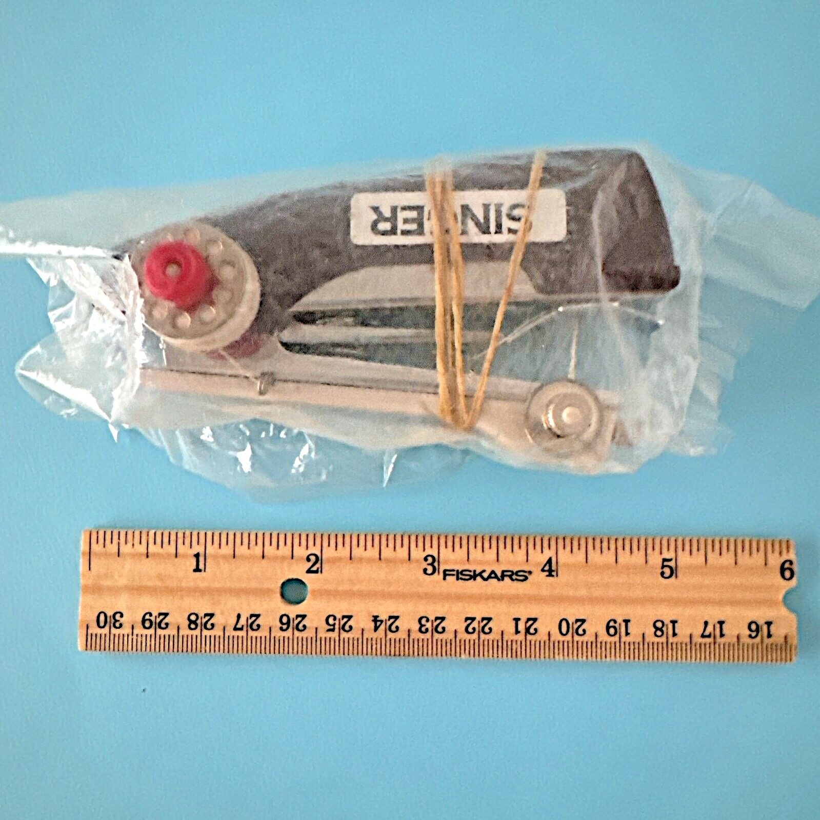 Singer Handheld Mini Mender / Sewing - Estate Sale Find -Sealed / Never Used