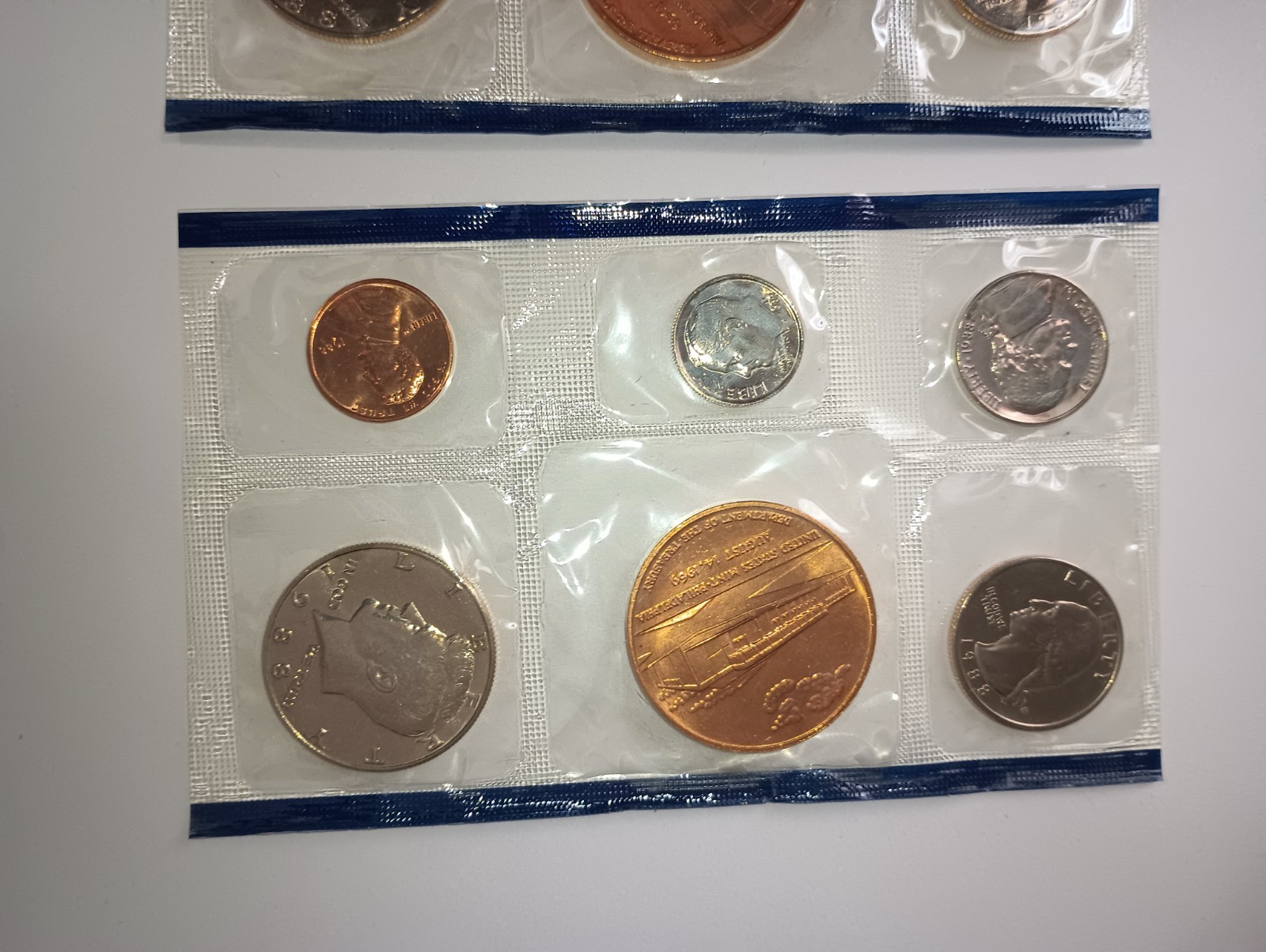 1988 PHILADELPHIA SOUVENIR MINT SET READ DESCRIPTION !