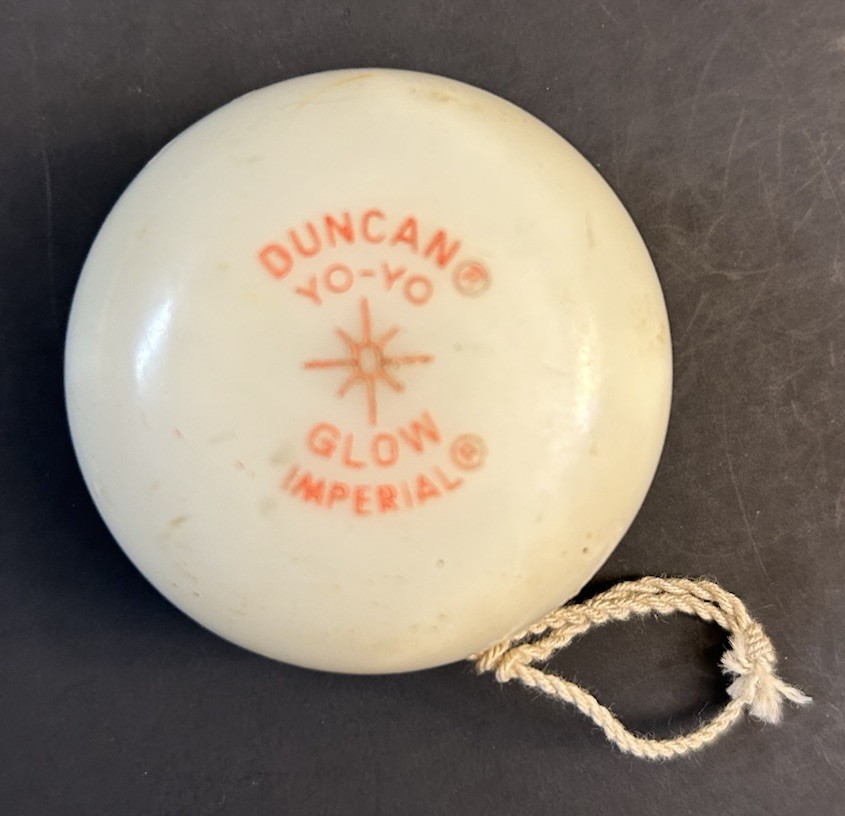 Vintage 60s or 70s Duncan GLOW IMPERIAL Yo-Yo  with string
