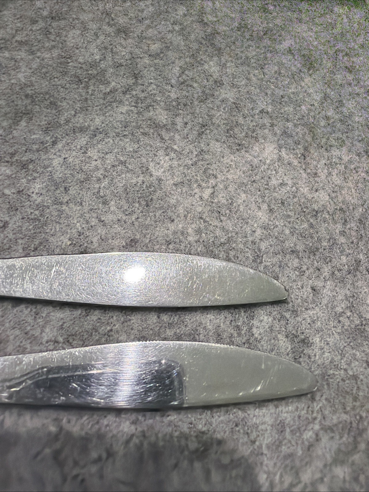 2 Ekco Eterna Mary Jane Stainless Flatware Knives