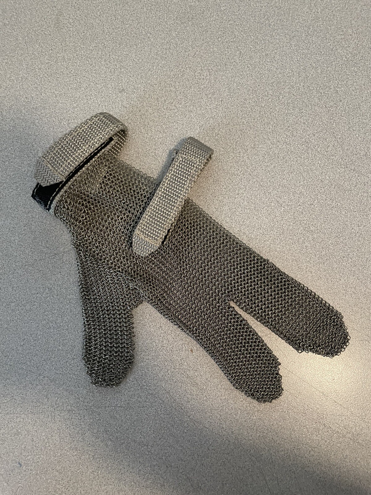 Stainless Steel Mesh Cutting Glove-Right hand; 3 Finger; Medium