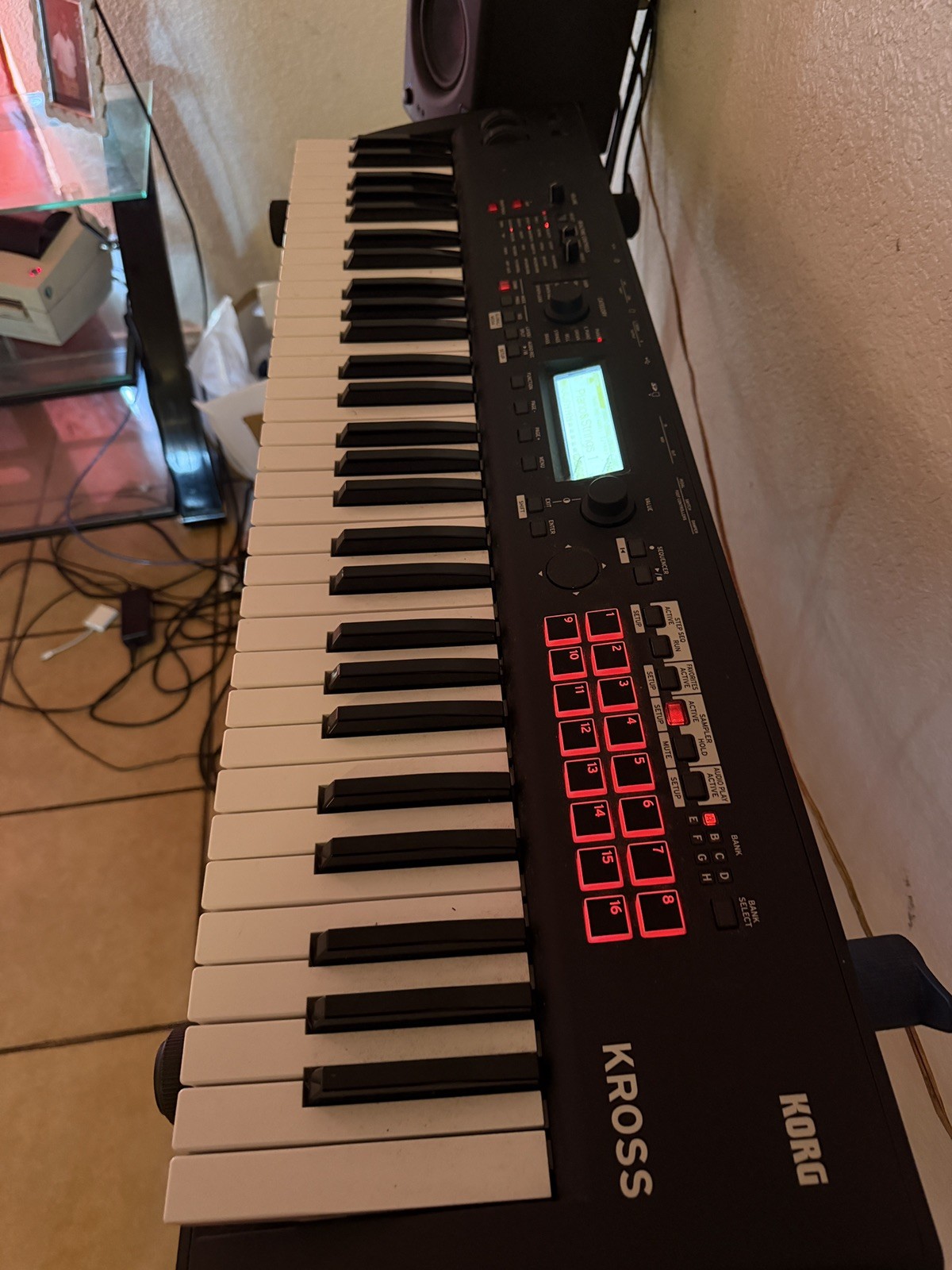 KORG Synthesizer KROSS2-61 Used