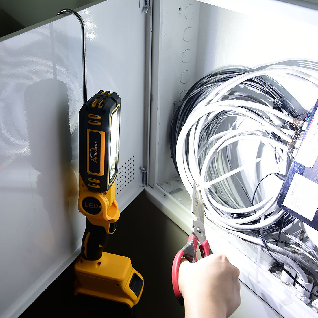 30W 3000LM Cordless LED Flashlight Work Light Powered for DeWalt 20V MAX Battery