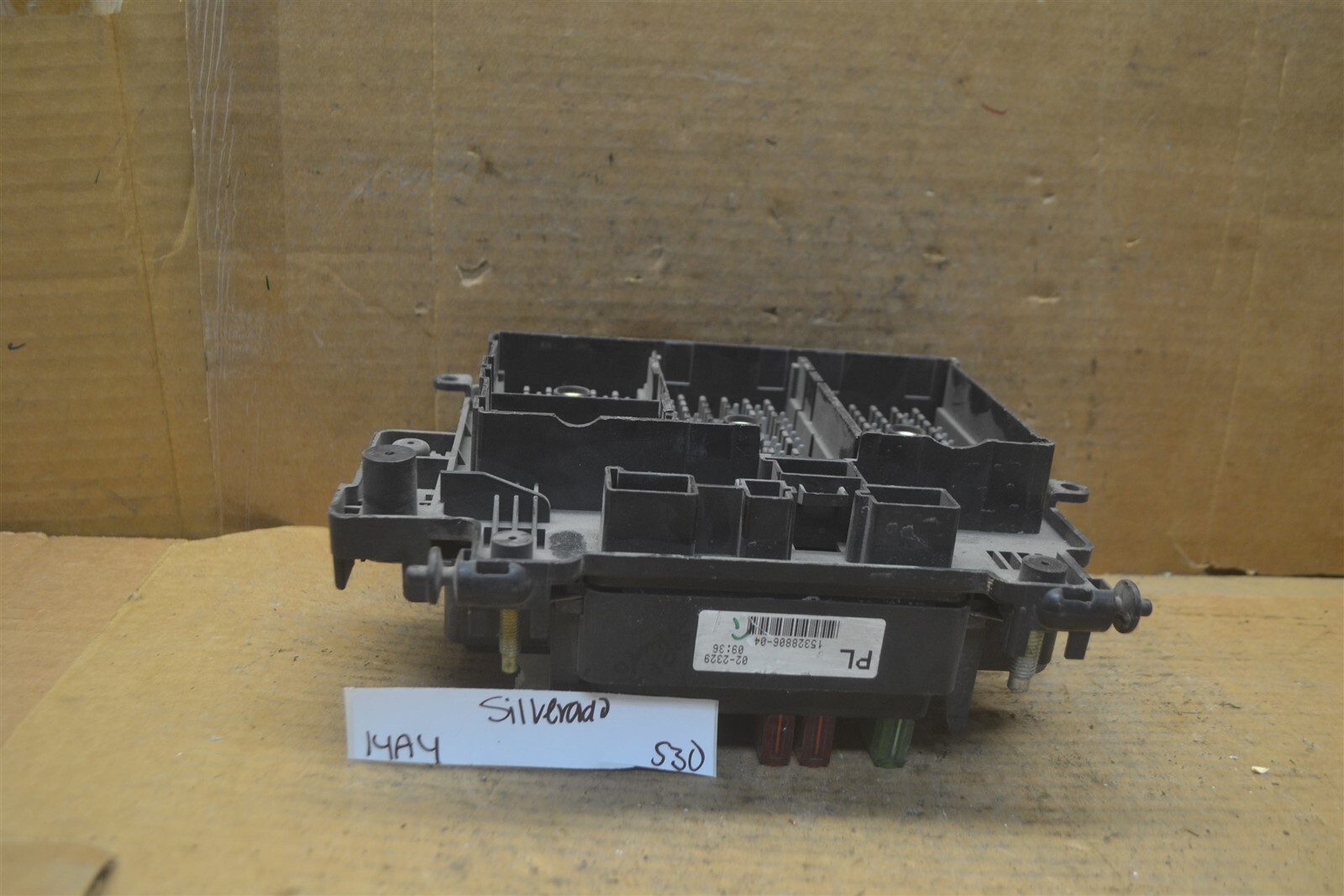 1999 GMC Sierra Fuse Box Junction OEM 15328806 Module 530-14a4
