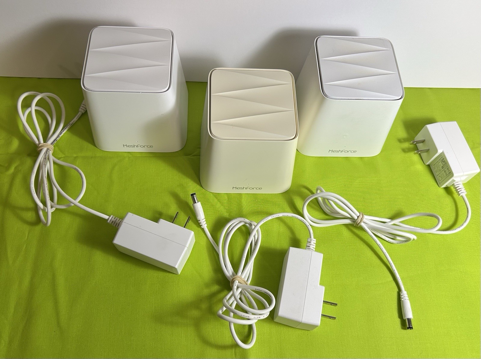 Meshforce M1 Whole Home Mesh WiFi System Set Of 3 Pre Owned