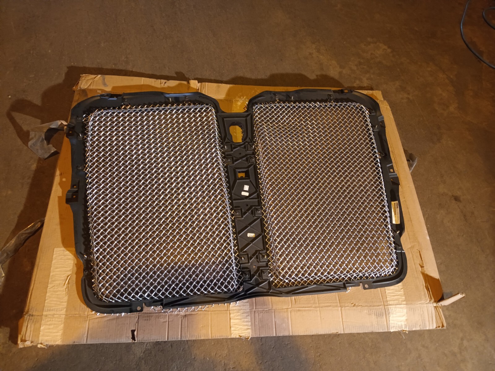 Kenworth/Paccar L45-6064-110 Grille